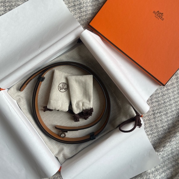 Pristine Hermes Kelly Belt in Black & Silver - Picture 4 of 4